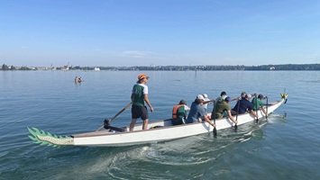 Start mit dem Drachenboot des Paddel-Club Kreuzlingen (Foto: Stephan Pfefferli)